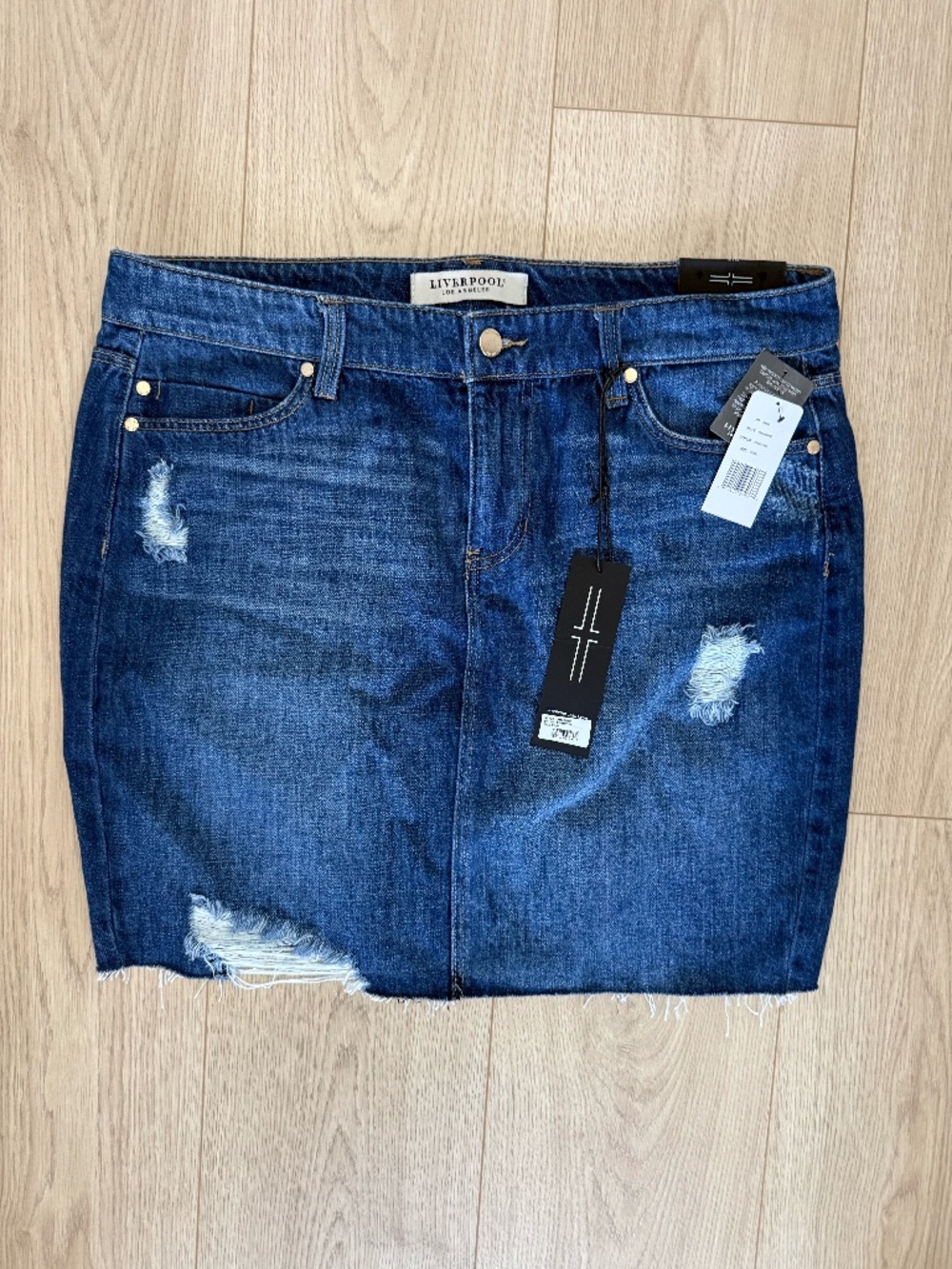 NWT -Liverpool Los Ángeles Demin Mini Skirt